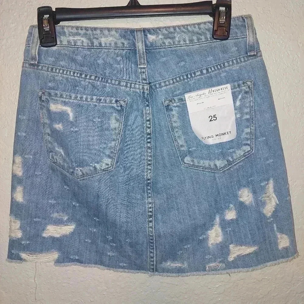 NWT Flying Monkey High Rise Denim Light Wash Mini Skirt Distressed Size 25 - Picture 2 of 7
